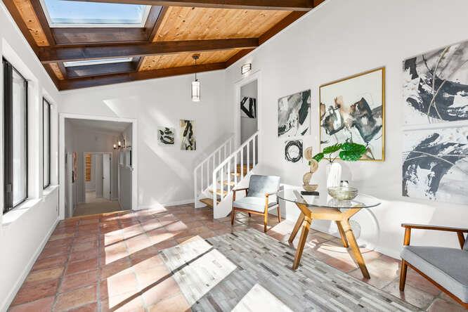 Detail Gallery Image 4 of 42 For 235 Beverly Pl, Pacifica,  CA 94044 - 3 Beds | 2 Baths