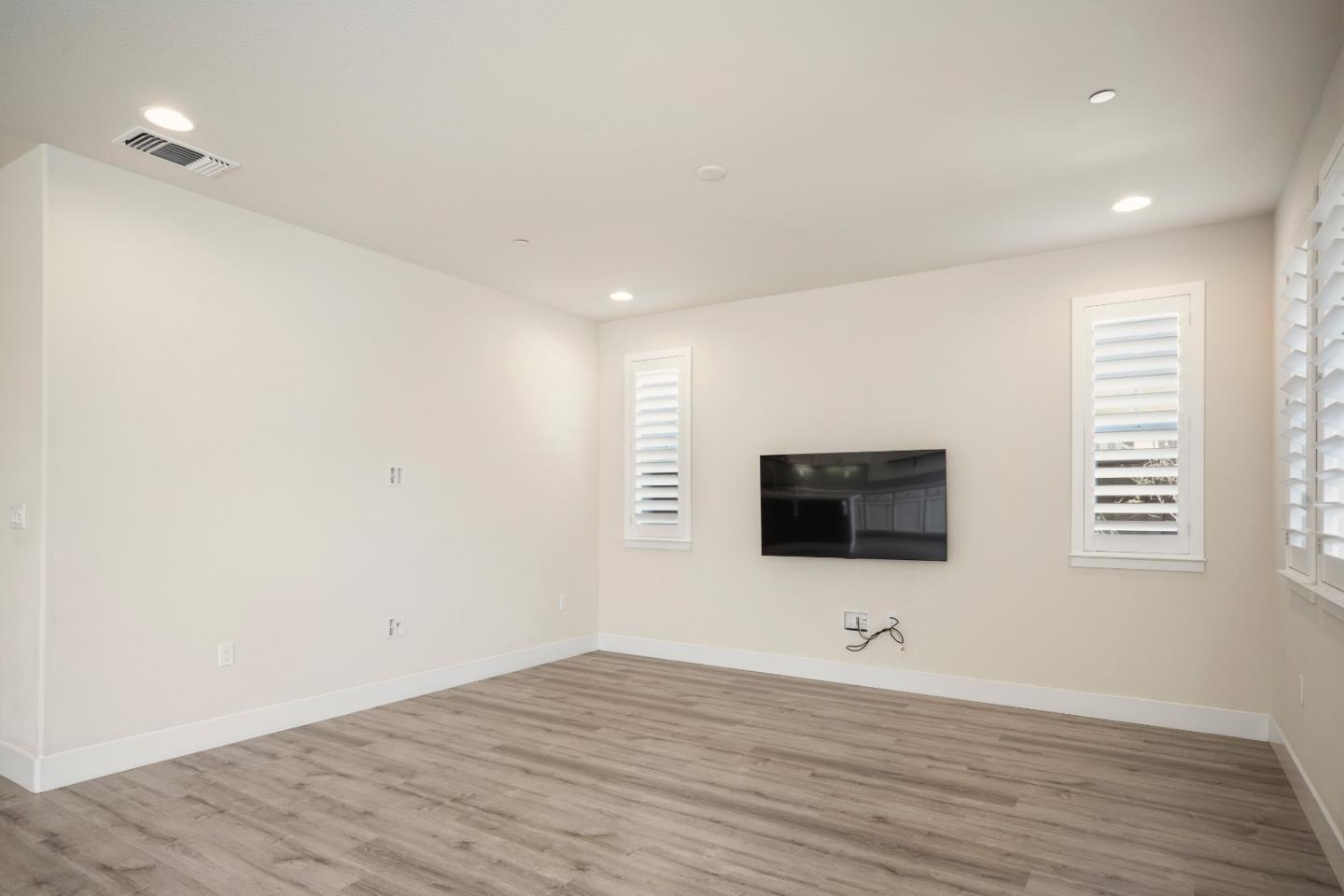 Detail Gallery Image 11 of 37 For 14454 Lee Ave, East Garrison,  CA 93933 - 4 Beds | 3 Baths