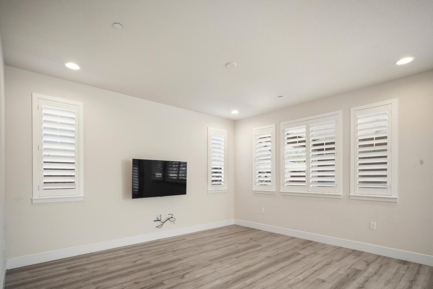 Detail Gallery Image 12 of 37 For 14454 Lee Ave, East Garrison,  CA 93933 - 4 Beds | 3 Baths