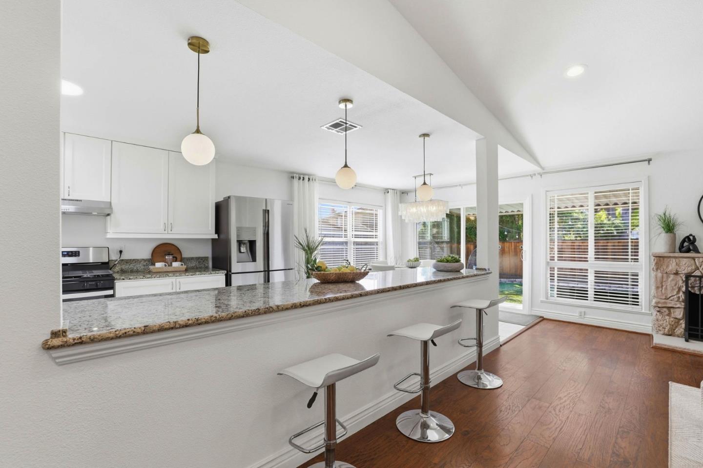 Detail Gallery Image 14 of 44 For 536 Glenburry Way, San Jose,  CA 95123 - 3 Beds | 2 Baths