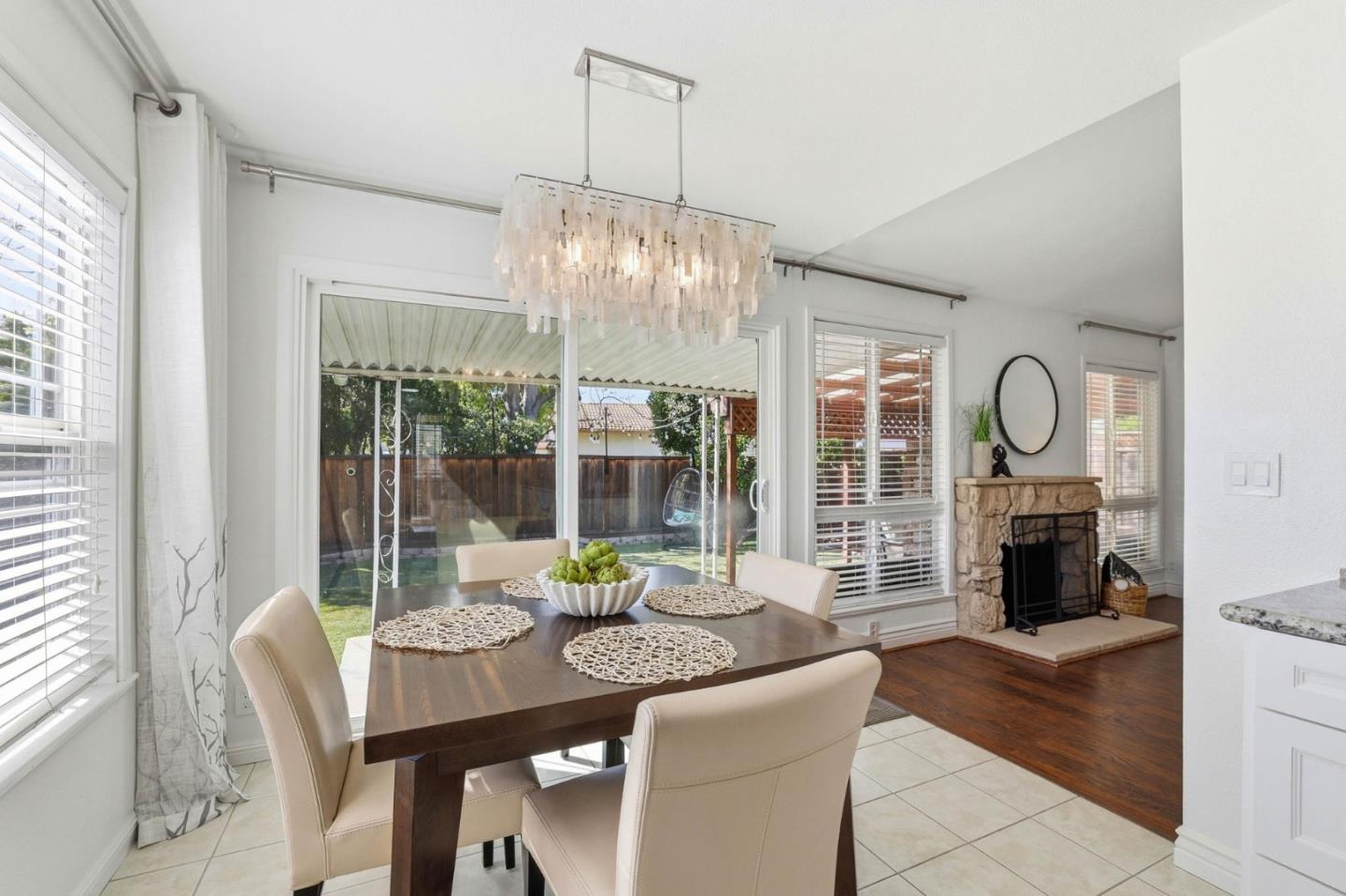 Detail Gallery Image 19 of 44 For 536 Glenburry Way, San Jose,  CA 95123 - 3 Beds | 2 Baths