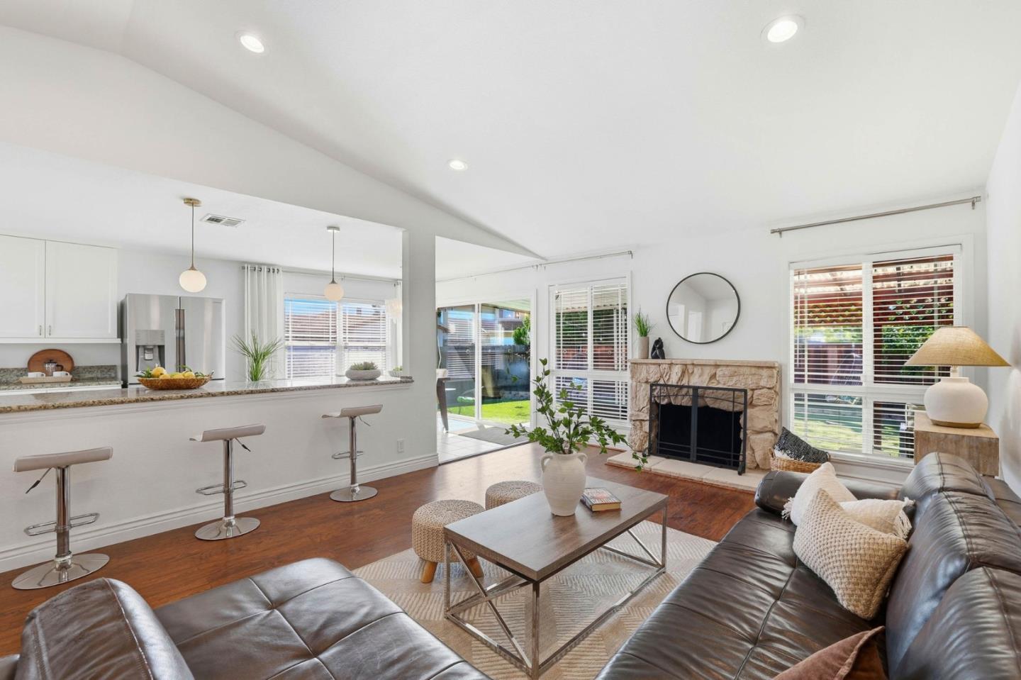 Detail Gallery Image 8 of 44 For 536 Glenburry Way, San Jose,  CA 95123 - 3 Beds | 2 Baths