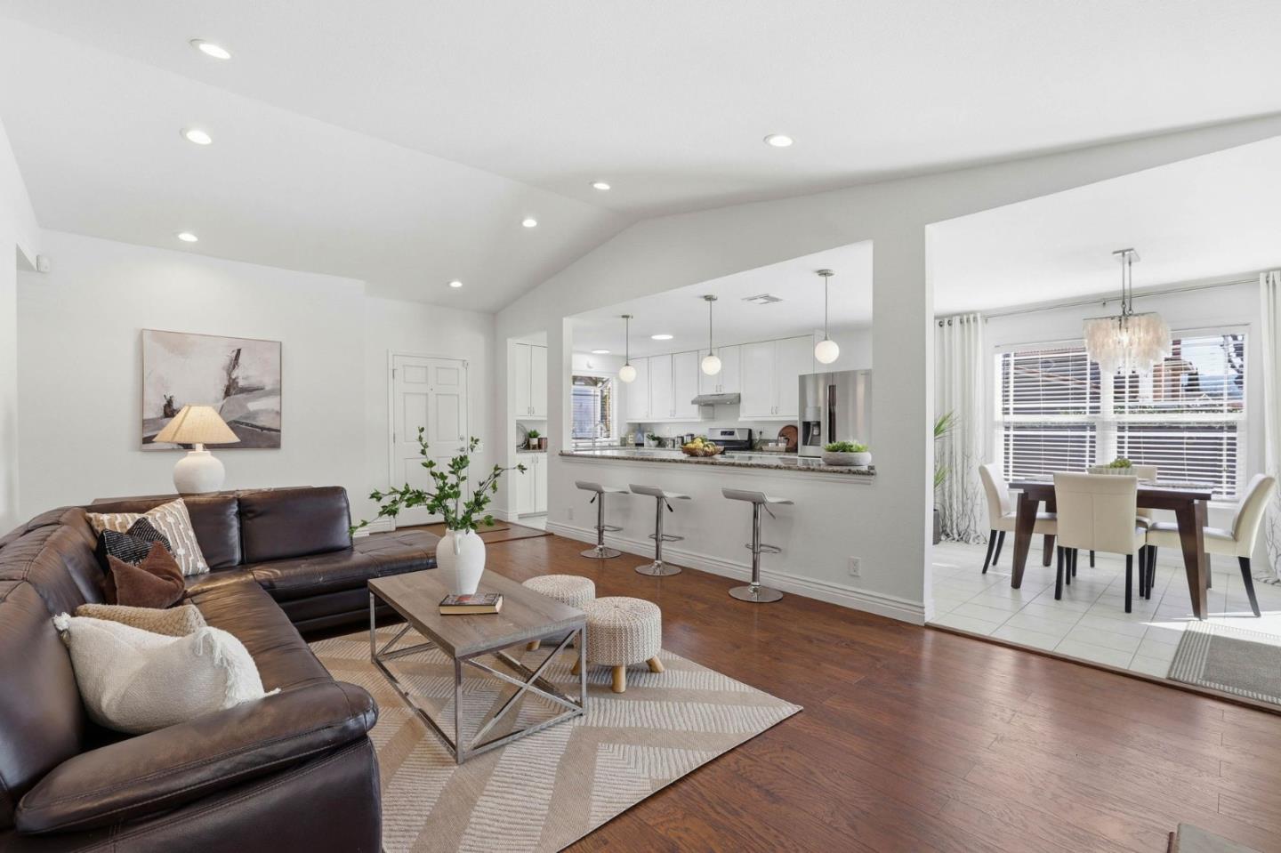 Detail Gallery Image 9 of 44 For 536 Glenburry Way, San Jose,  CA 95123 - 3 Beds | 2 Baths