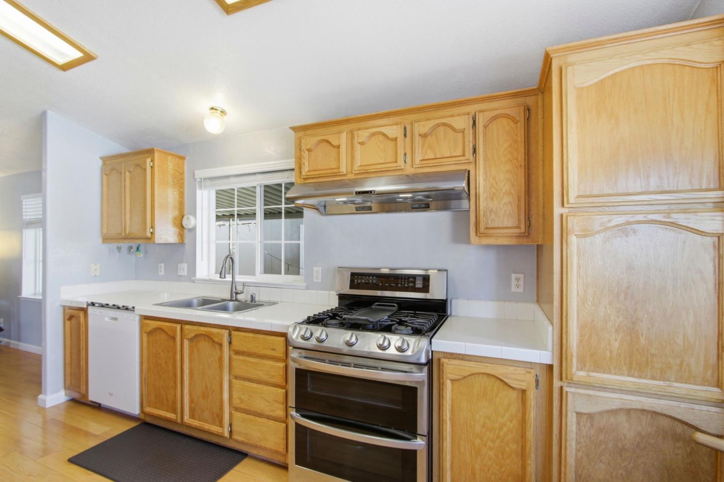 Detail Gallery Image 10 of 39 For 191 El Camino Real #146,  Mountain View,  CA 94040 - 3 Beds | 2 Baths