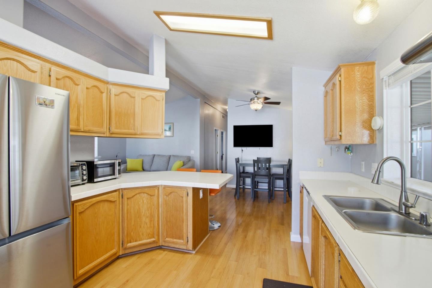 Detail Gallery Image 13 of 39 For 191 El Camino Real #146,  Mountain View,  CA 94040 - 3 Beds | 2 Baths