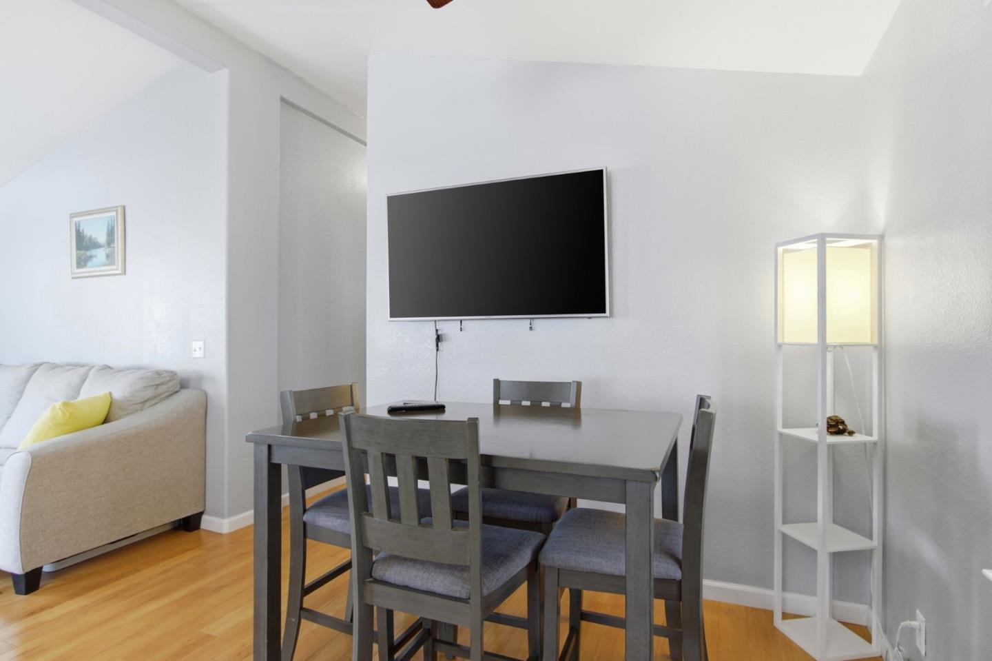 Detail Gallery Image 16 of 39 For 191 El Camino Real #146,  Mountain View,  CA 94040 - 3 Beds | 2 Baths