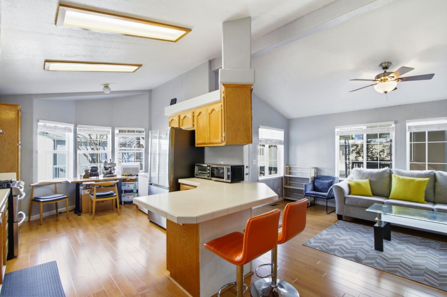 Detail Gallery Image 8 of 39 For 191 El Camino Real #146,  Mountain View,  CA 94040 - 3 Beds | 2 Baths