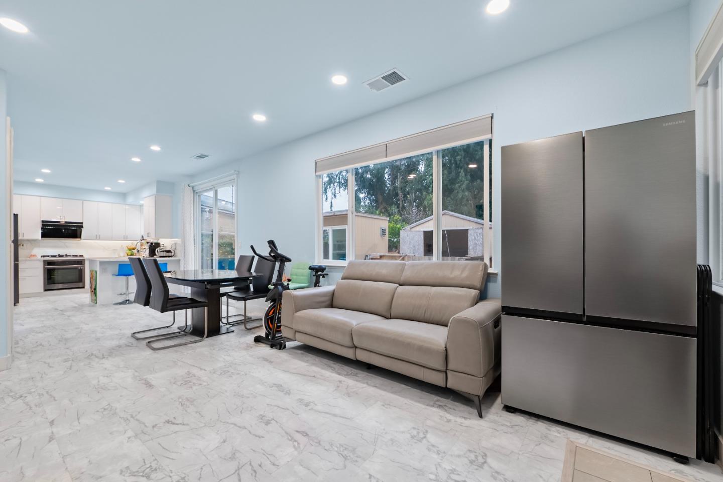 Detail Gallery Image 11 of 28 For 708 Raineer Ct, San Leandro,  CA 94577 - 3 Beds | 2/1 Baths