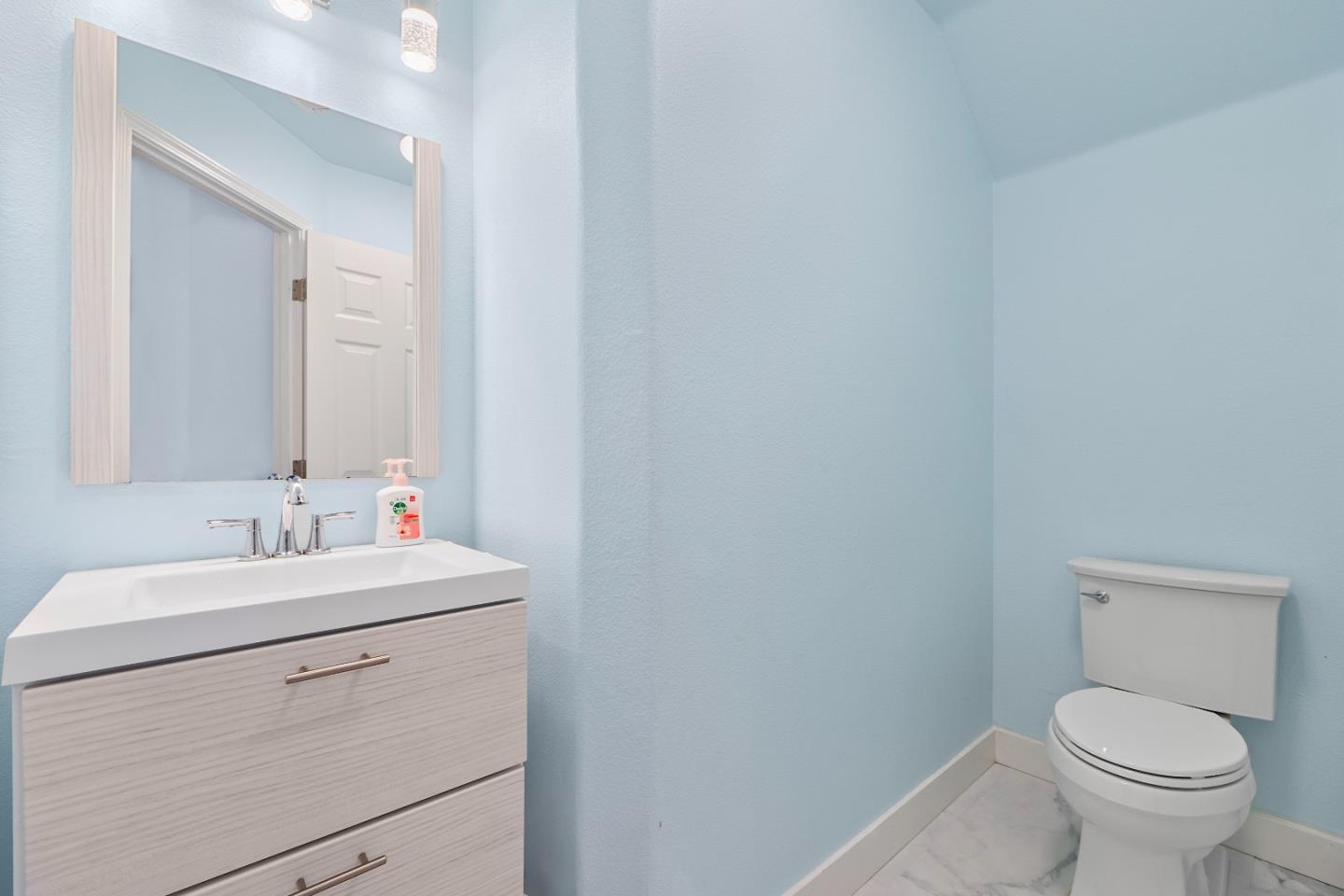Detail Gallery Image 25 of 28 For 708 Raineer Ct, San Leandro,  CA 94577 - 3 Beds | 2/1 Baths