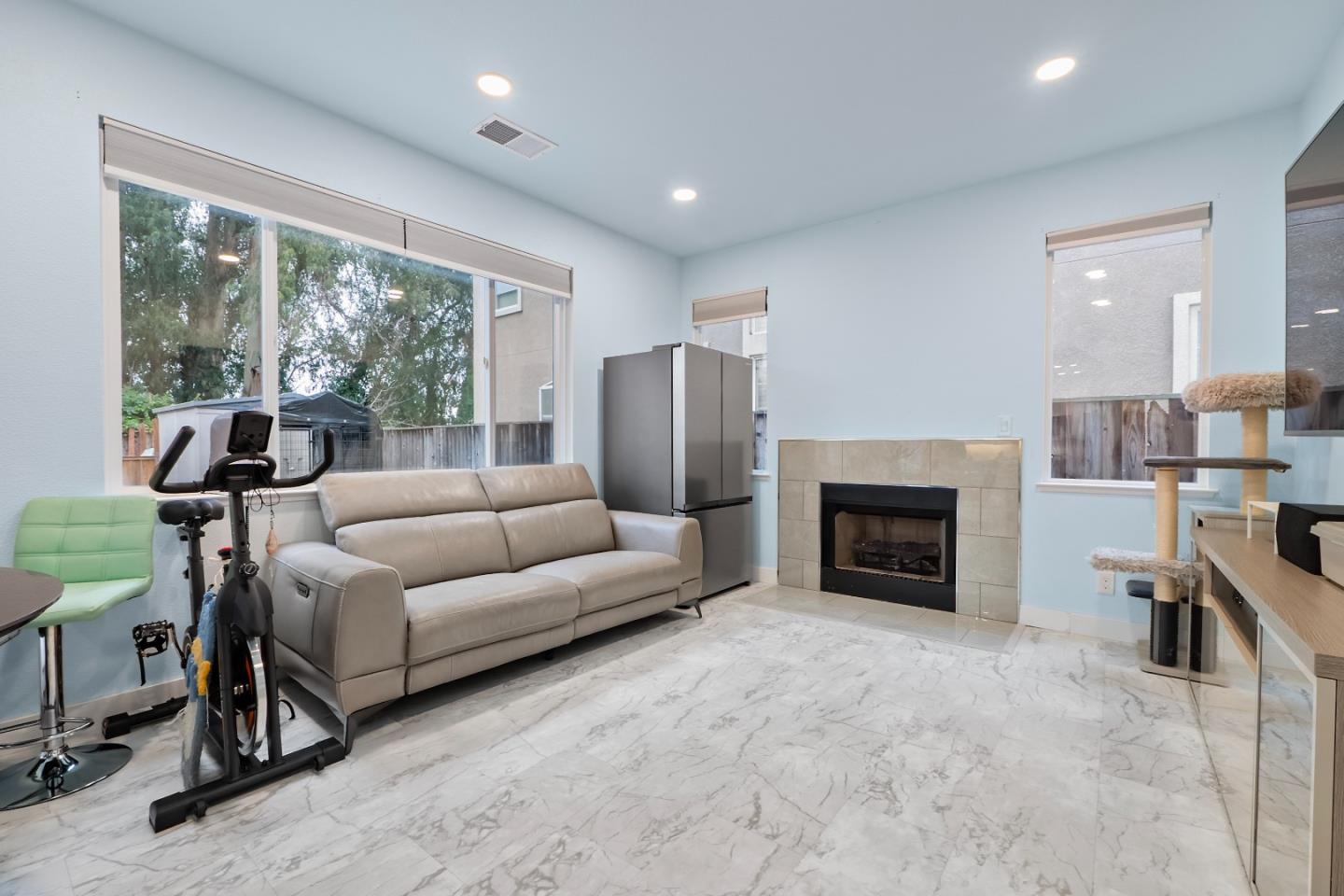 Detail Gallery Image 9 of 28 For 708 Raineer Ct, San Leandro,  CA 94577 - 3 Beds | 2/1 Baths