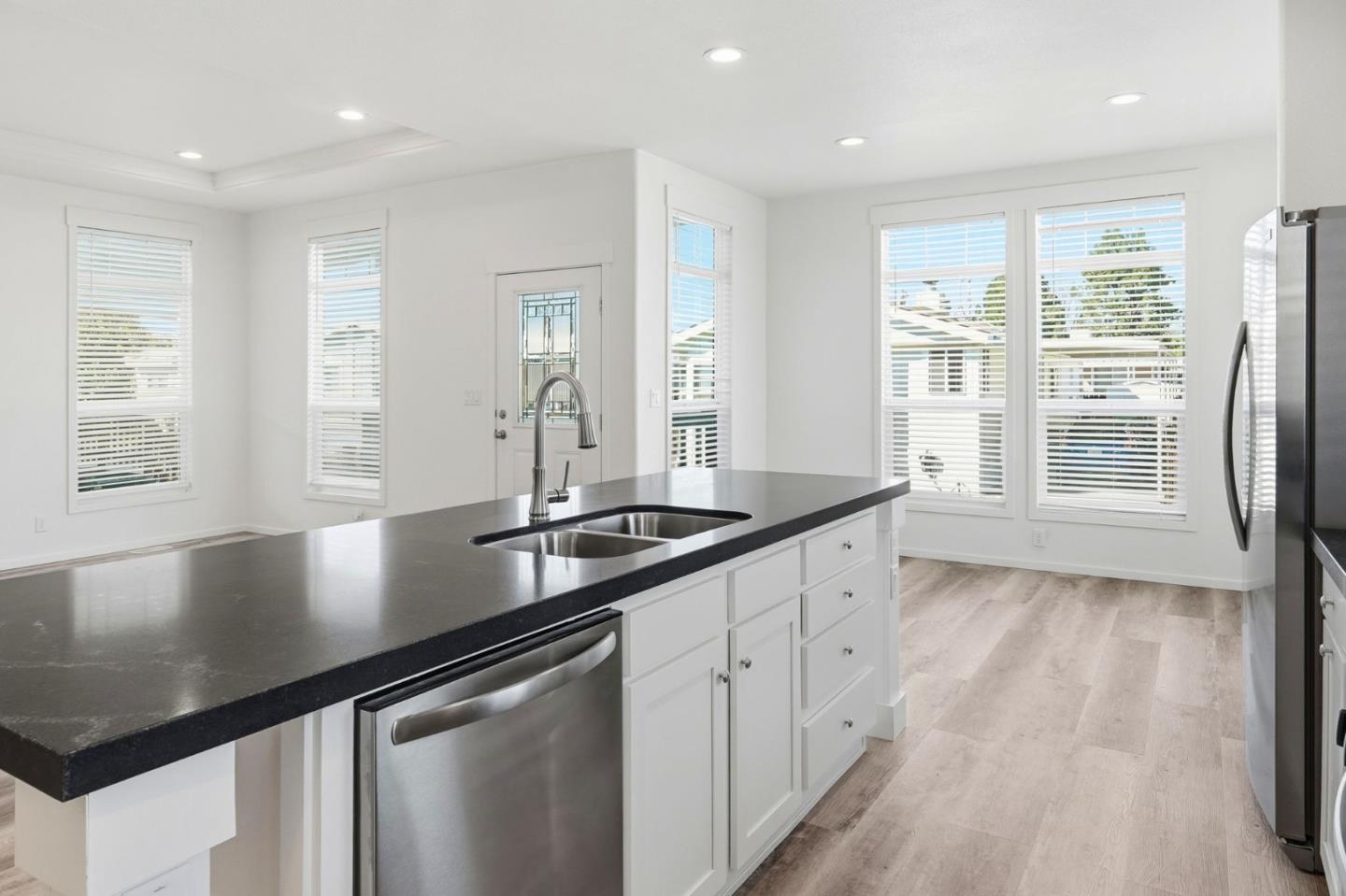 Detail Gallery Image 11 of 35 For 500 W 10th St #140,  Gilroy,  CA 95020 - 3 Beds | 2 Baths