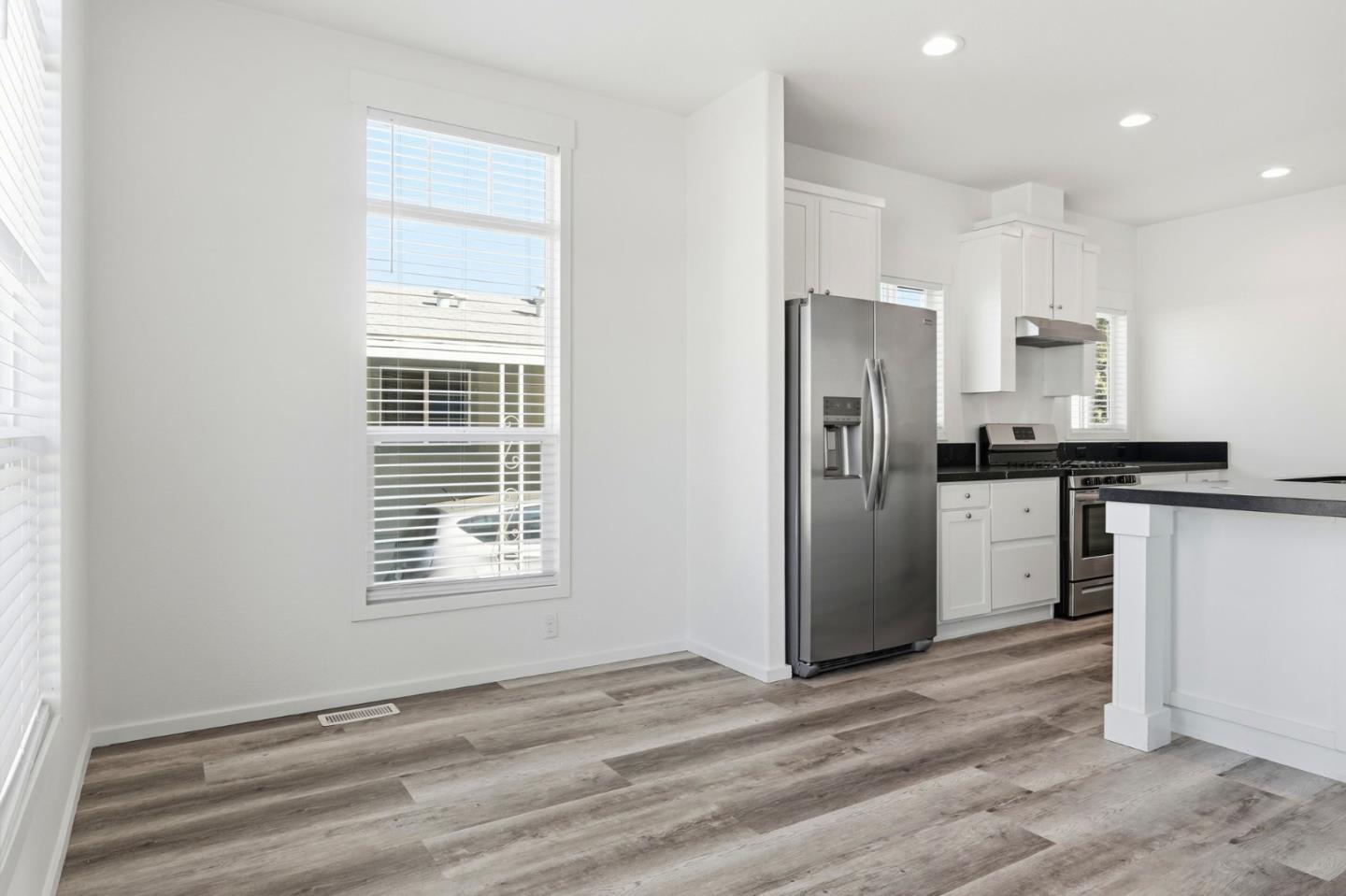 Detail Gallery Image 14 of 35 For 500 W 10th St #140,  Gilroy,  CA 95020 - 3 Beds | 2 Baths