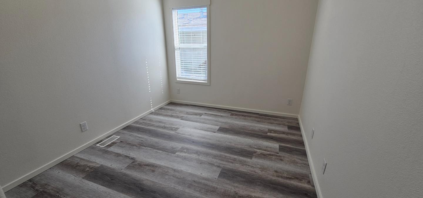 Detail Gallery Image 6 of 7 For 500 W 10th St #140,  Gilroy,  CA 95020 - 3 Beds | 2 Baths