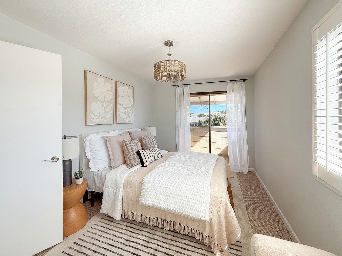 Detail Gallery Image 16 of 27 For 504 Ocean Ave #4,  Monterey,  CA 93940 - 2 Beds | 1/1 Baths