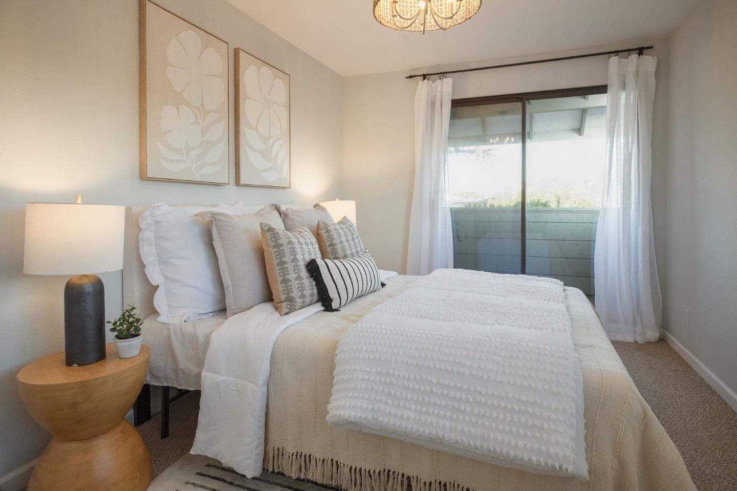 Detail Gallery Image 17 of 27 For 504 Ocean Ave #4,  Monterey,  CA 93940 - 2 Beds | 1/1 Baths