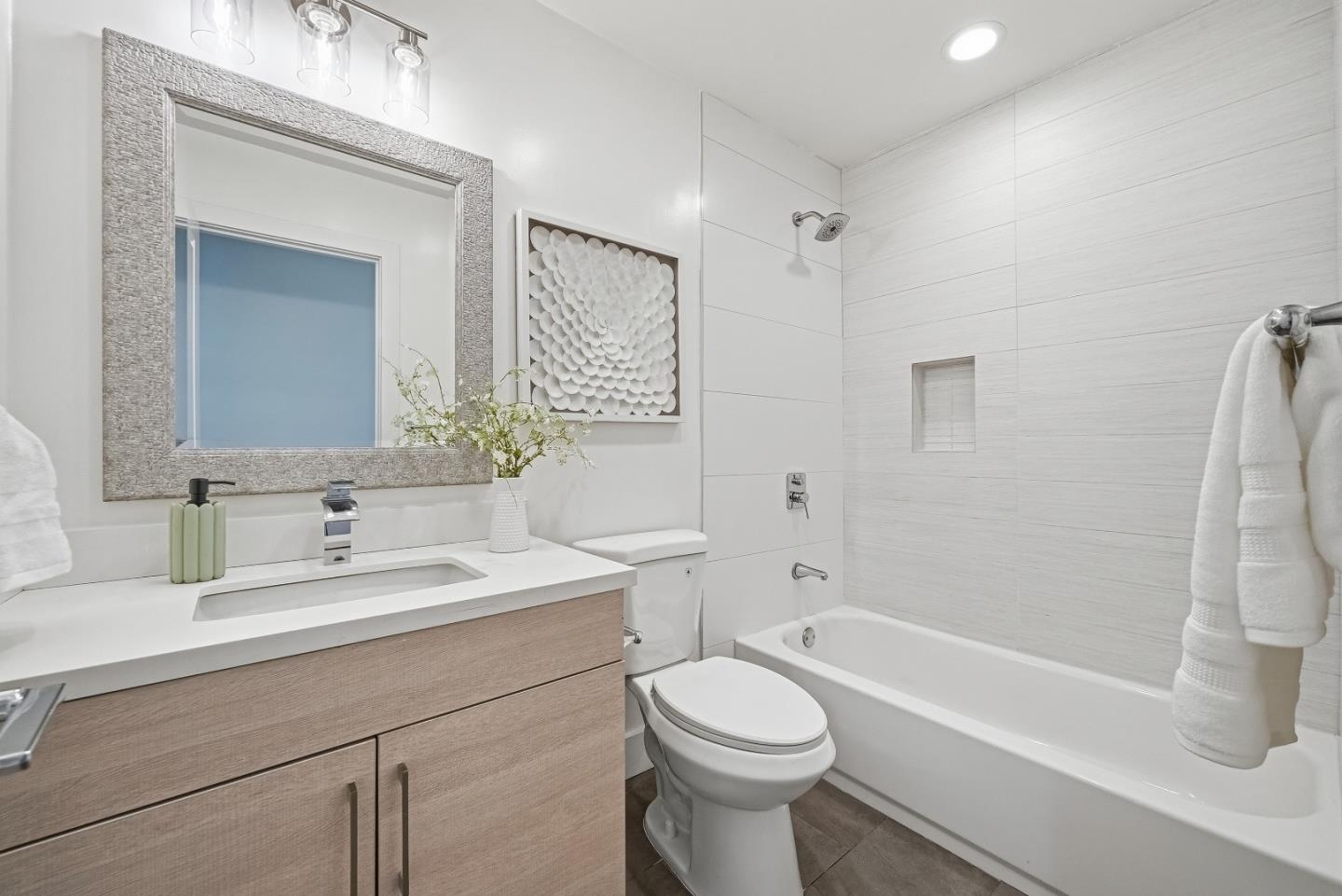 Detail Gallery Image 12 of 39 For 3992 Casanova Dr, San Mateo,  CA 94403 - 4 Beds | 2/1 Baths