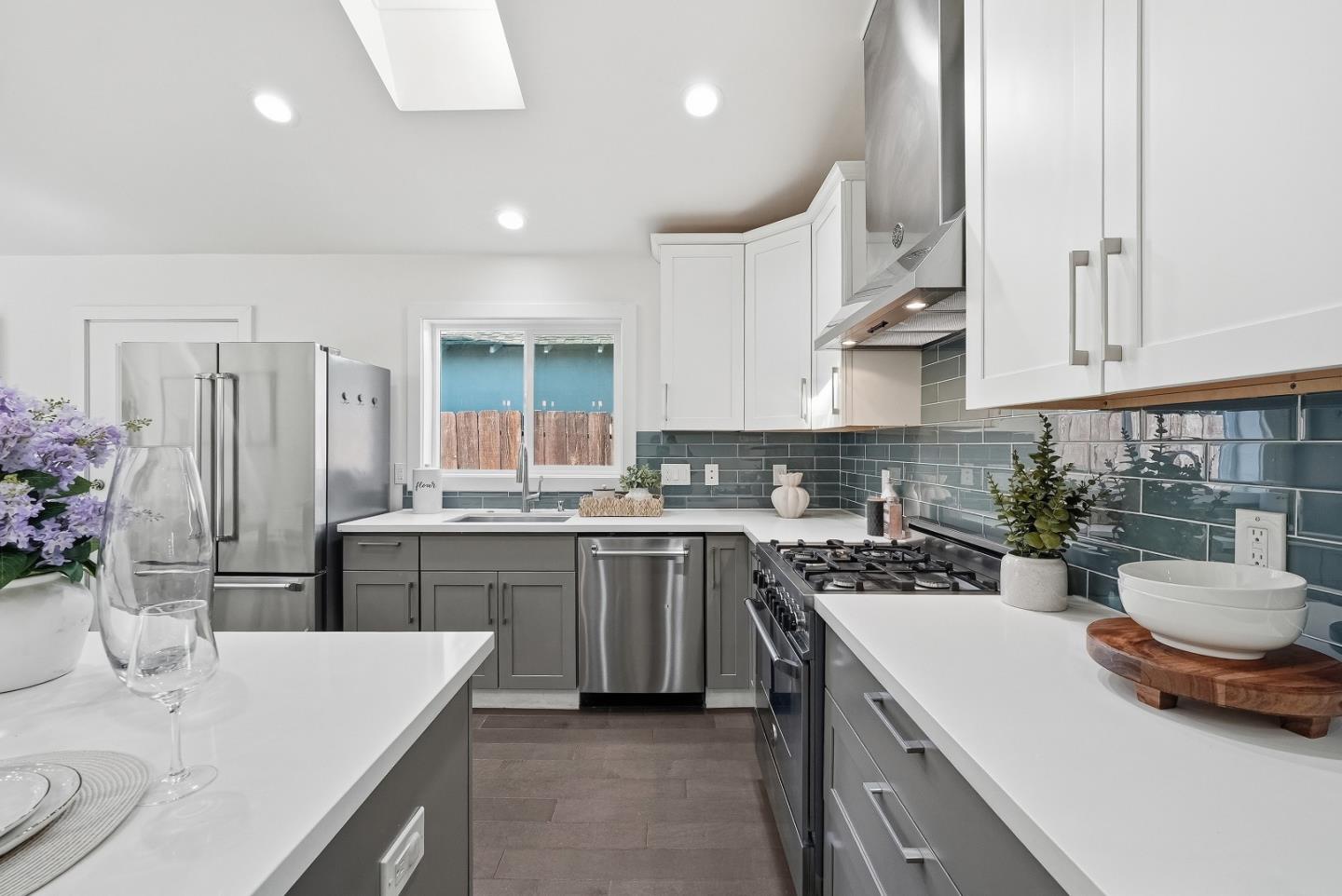 Detail Gallery Image 18 of 39 For 3992 Casanova Dr, San Mateo,  CA 94403 - 4 Beds | 2/1 Baths