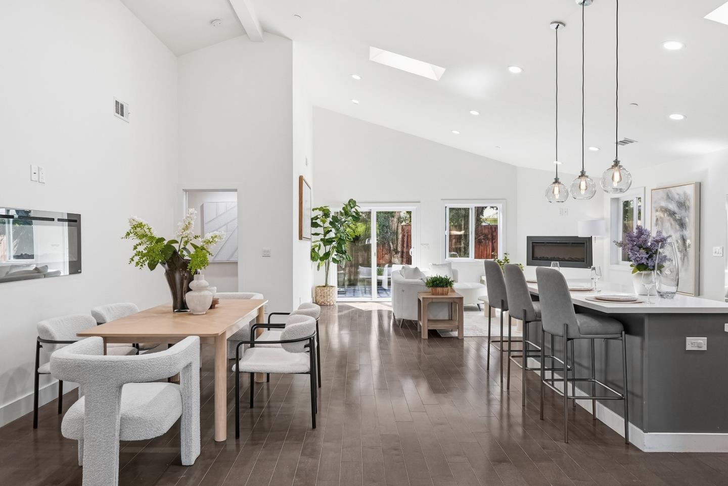 Detail Gallery Image 3 of 39 For 3992 Casanova Dr, San Mateo,  CA 94403 - 4 Beds | 2/1 Baths