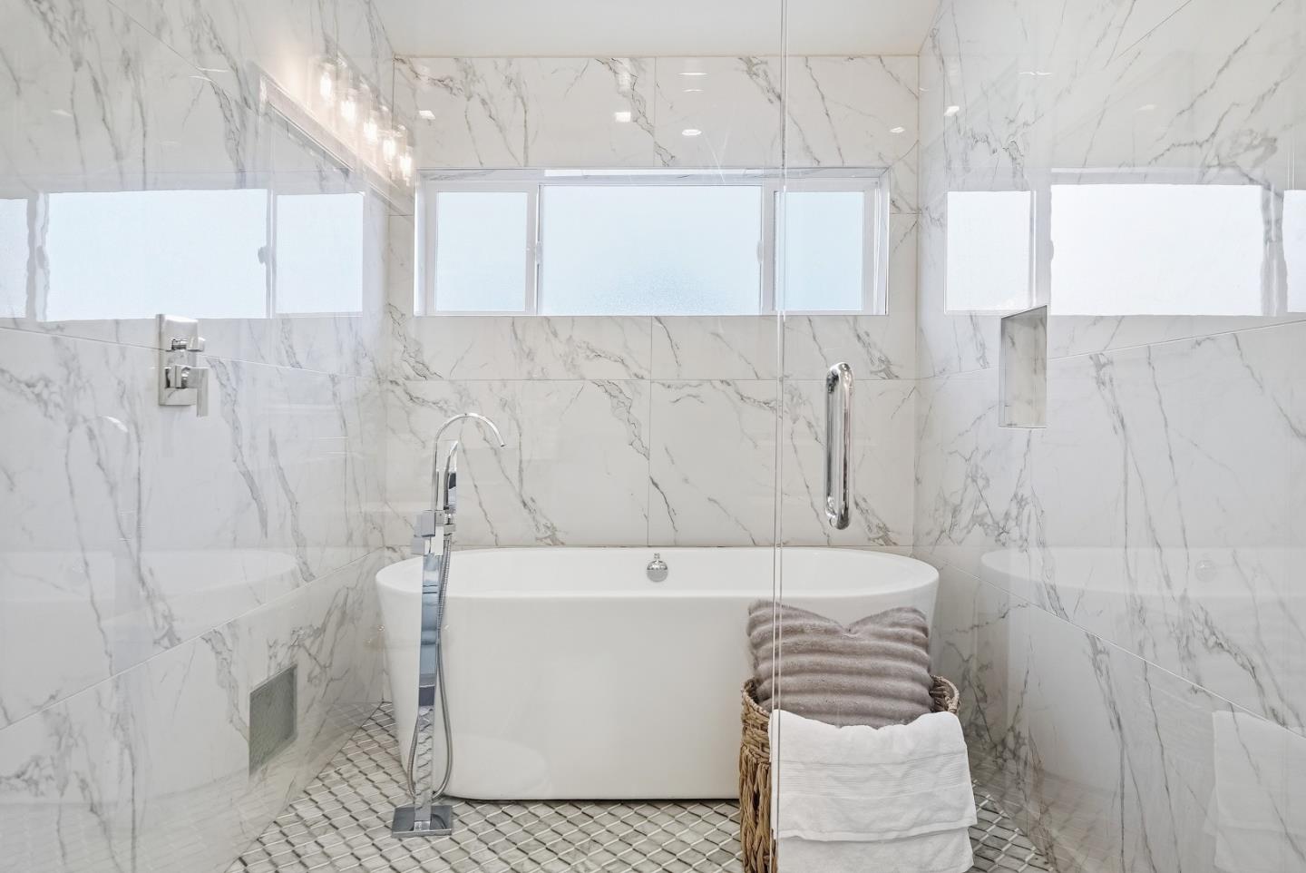 Detail Gallery Image 7 of 39 For 3992 Casanova Dr, San Mateo,  CA 94403 - 4 Beds | 2/1 Baths