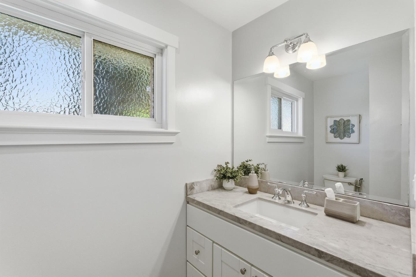 Detail Gallery Image 15 of 20 For 323 Myrtle St, Redwood City,  CA 94062 - 3 Beds | 2 Baths