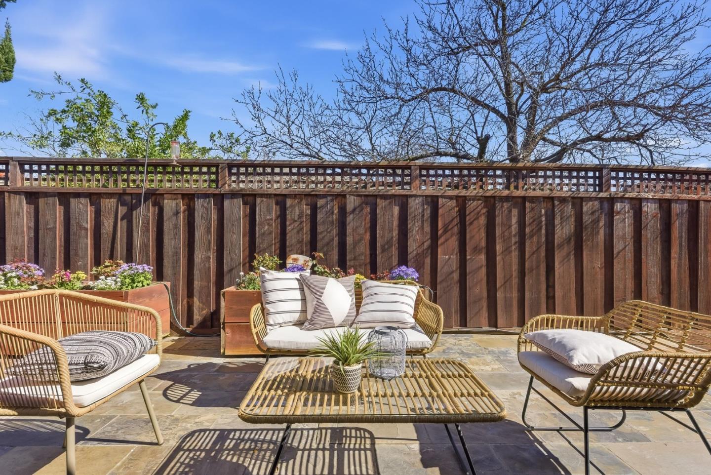 Detail Gallery Image 17 of 20 For 323 Myrtle St, Redwood City,  CA 94062 - 3 Beds | 2 Baths