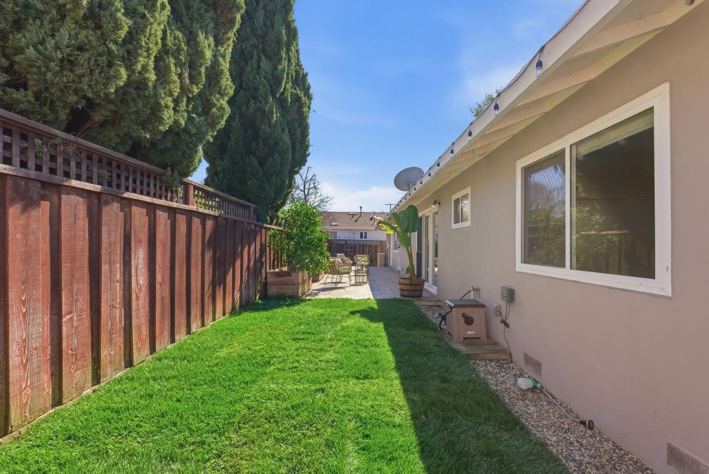 Detail Gallery Image 18 of 20 For 323 Myrtle St, Redwood City,  CA 94062 - 3 Beds | 2 Baths