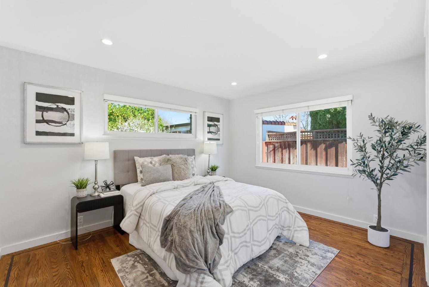 Detail Gallery Image 9 of 20 For 323 Myrtle St, Redwood City,  CA 94062 - 3 Beds | 2 Baths