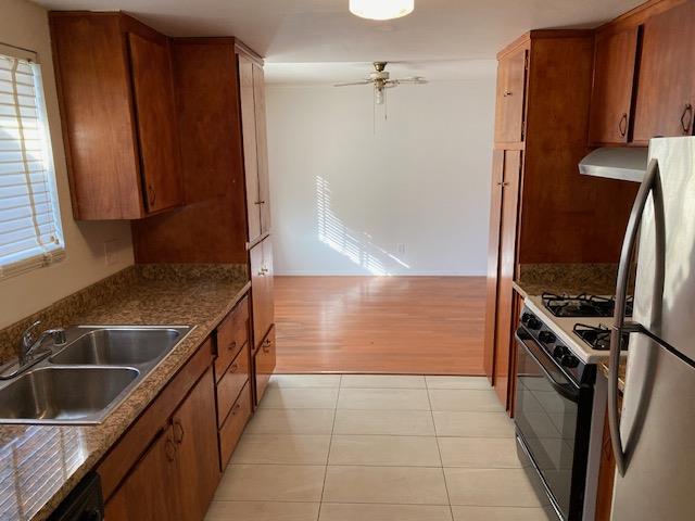 Detail Gallery Image 3 of 19 For 7010 Hemet Ave, Stockton,  CA 95207 - 3 Beds | 2 Baths