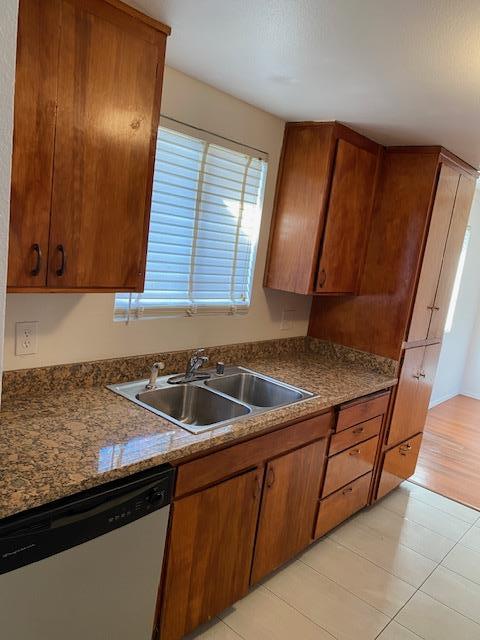 Detail Gallery Image 4 of 19 For 7010 Hemet Ave, Stockton,  CA 95207 - 3 Beds | 2 Baths