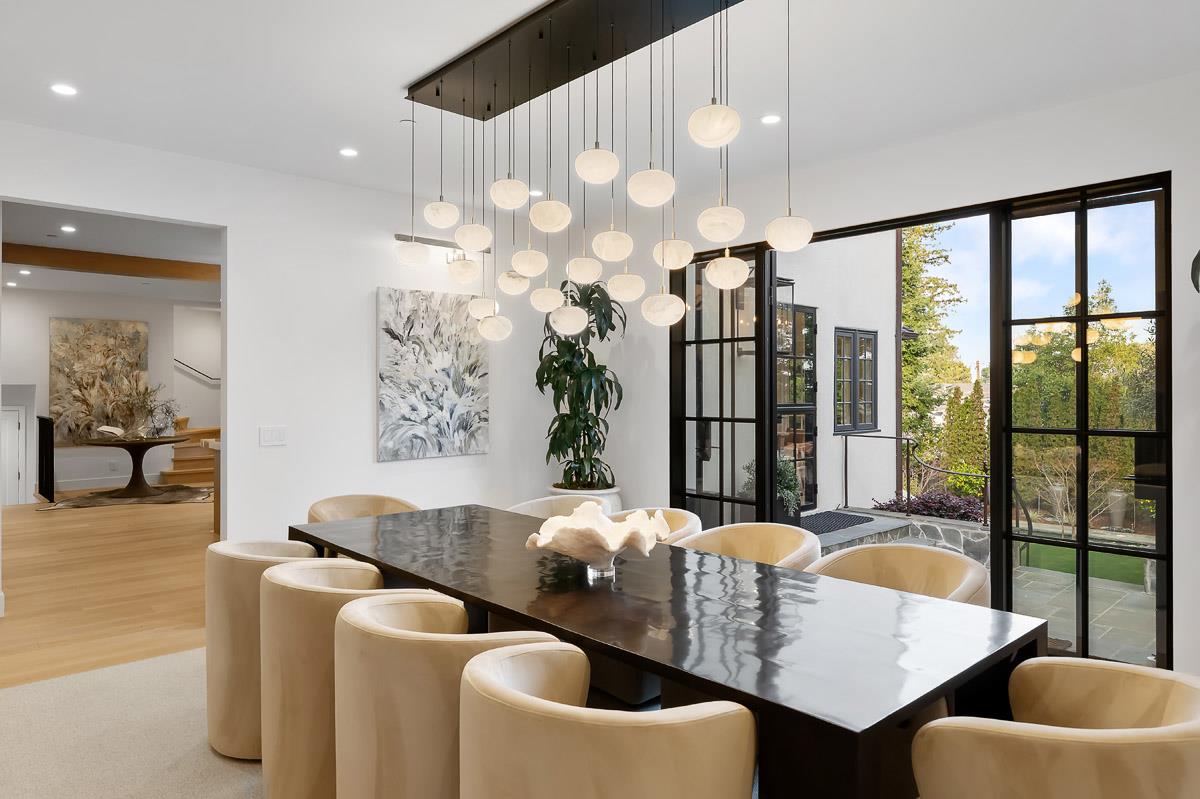 Detail Gallery Image 10 of 54 For 729 Chiltern Rd, Hillsborough,  CA 94010 - 5 Beds | 7/1 Baths