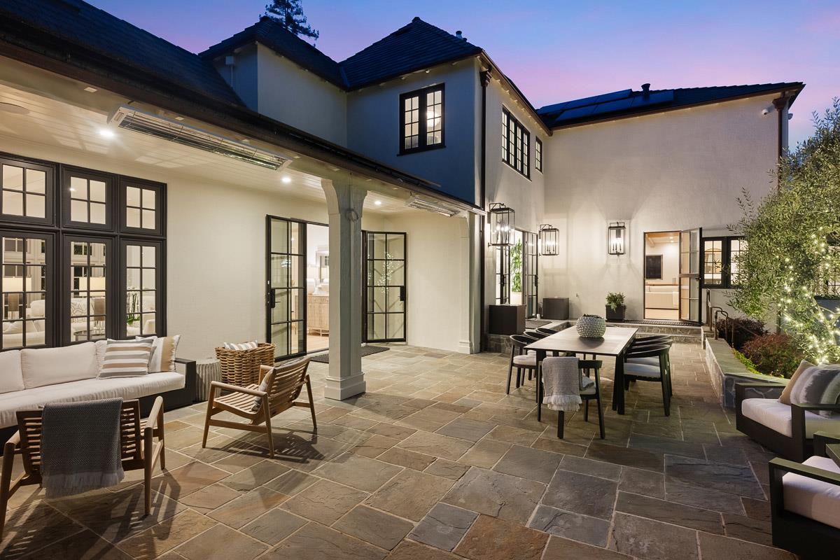 Detail Gallery Image 13 of 54 For 729 Chiltern Rd, Hillsborough,  CA 94010 - 5 Beds | 7/1 Baths