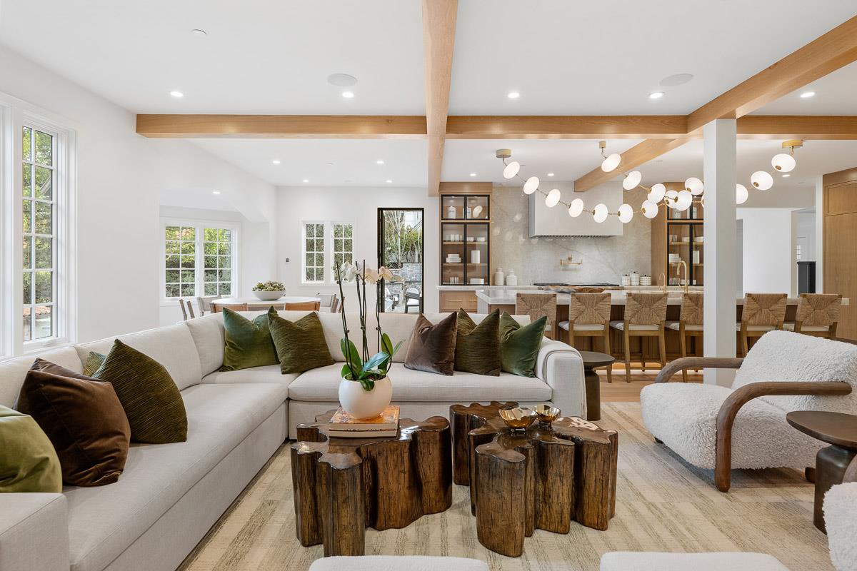 Detail Gallery Image 22 of 54 For 729 Chiltern Rd, Hillsborough,  CA 94010 - 5 Beds | 7/1 Baths