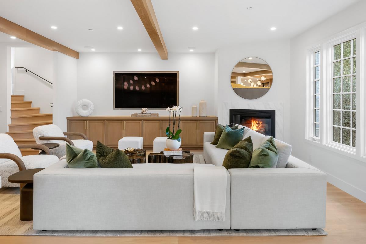 Detail Gallery Image 23 of 54 For 729 Chiltern Rd, Hillsborough,  CA 94010 - 5 Beds | 7/1 Baths