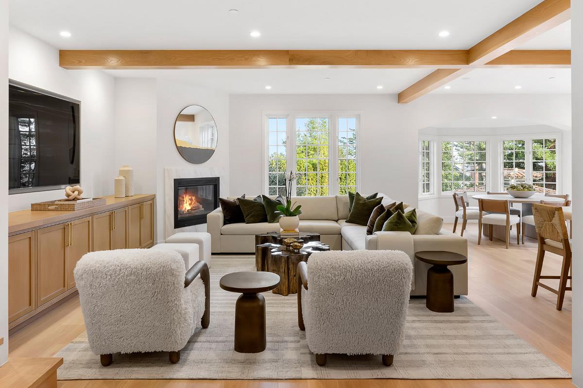 Detail Gallery Image 24 of 54 For 729 Chiltern Rd, Hillsborough,  CA 94010 - 5 Beds | 7/1 Baths