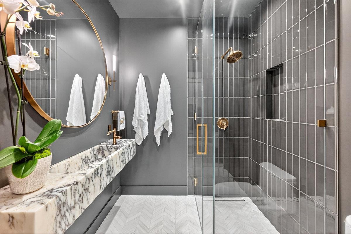 Detail Gallery Image 26 of 54 For 729 Chiltern Rd, Hillsborough,  CA 94010 - 5 Beds | 7/1 Baths