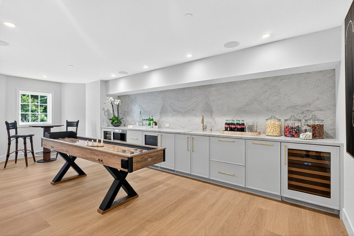 Detail Gallery Image 43 of 54 For 729 Chiltern Rd, Hillsborough,  CA 94010 - 5 Beds | 7/1 Baths