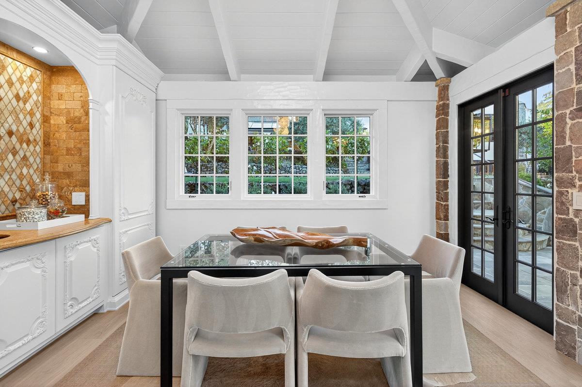 Detail Gallery Image 48 of 54 For 729 Chiltern Rd, Hillsborough,  CA 94010 - 5 Beds | 7/1 Baths