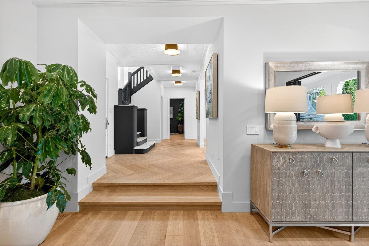 Detail Gallery Image 7 of 54 For 729 Chiltern Rd, Hillsborough,  CA 94010 - 5 Beds | 7/1 Baths