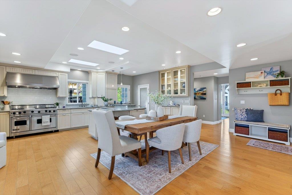 Detail Gallery Image 13 of 57 For 4380 Court Dr, Santa Cruz,  CA 95062 - 3 Beds | 2 Baths