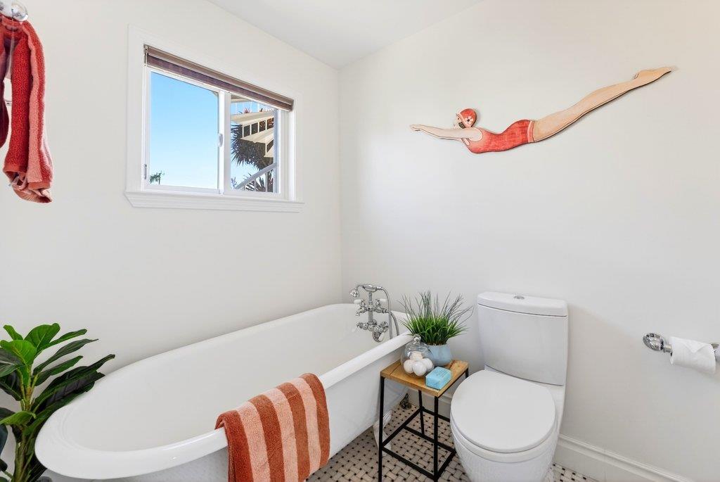 Detail Gallery Image 29 of 57 For 4380 Court Dr, Santa Cruz,  CA 95062 - 3 Beds | 2 Baths