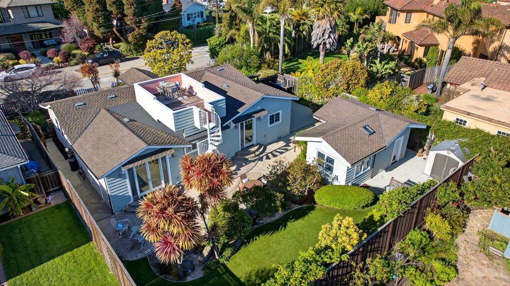 Detail Gallery Image 5 of 57 For 4380 Court Dr, Santa Cruz,  CA 95062 - 3 Beds | 2 Baths