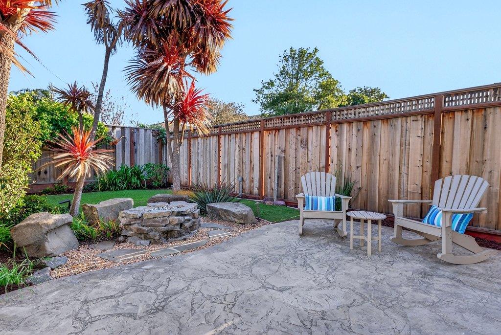 Detail Gallery Image 50 of 57 For 4380 Court Dr, Santa Cruz,  CA 95062 - 3 Beds | 2 Baths