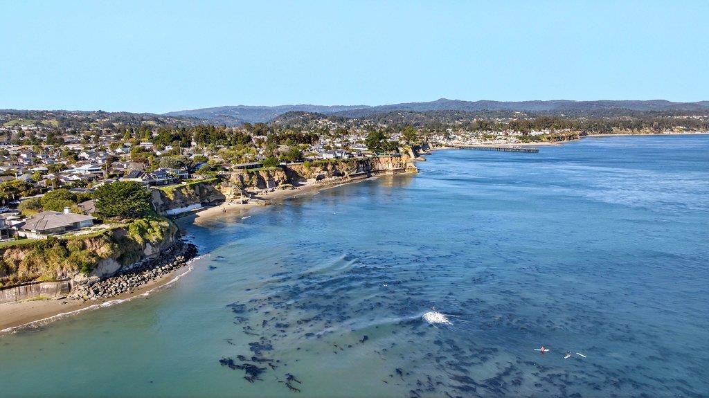 Detail Gallery Image 52 of 57 For 4380 Court Dr, Santa Cruz,  CA 95062 - 3 Beds | 2 Baths