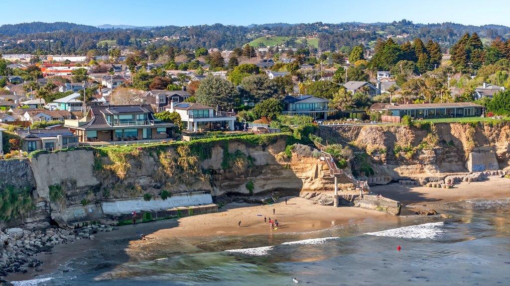 Detail Gallery Image 54 of 57 For 4380 Court Dr, Santa Cruz,  CA 95062 - 3 Beds | 2 Baths