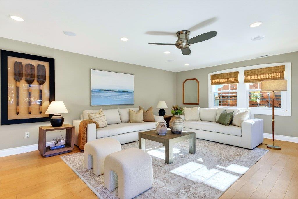 Detail Gallery Image 8 of 57 For 4380 Court Dr, Santa Cruz,  CA 95062 - 3 Beds | 2 Baths