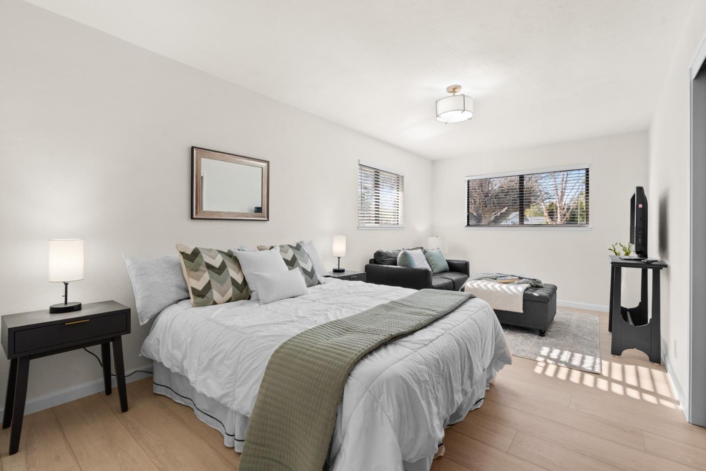 Detail Gallery Image 18 of 36 For 1118 Revere Dr, Sunnyvale,  CA 94087 - 4 Beds | 2 Baths