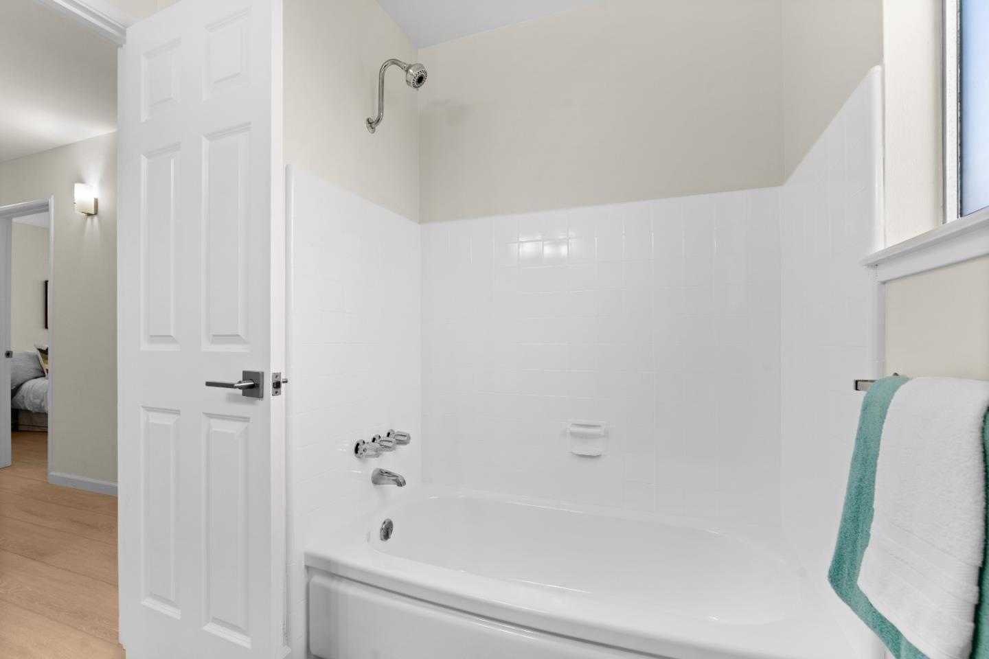 Detail Gallery Image 23 of 36 For 1118 Revere Dr, Sunnyvale,  CA 94087 - 4 Beds | 2 Baths