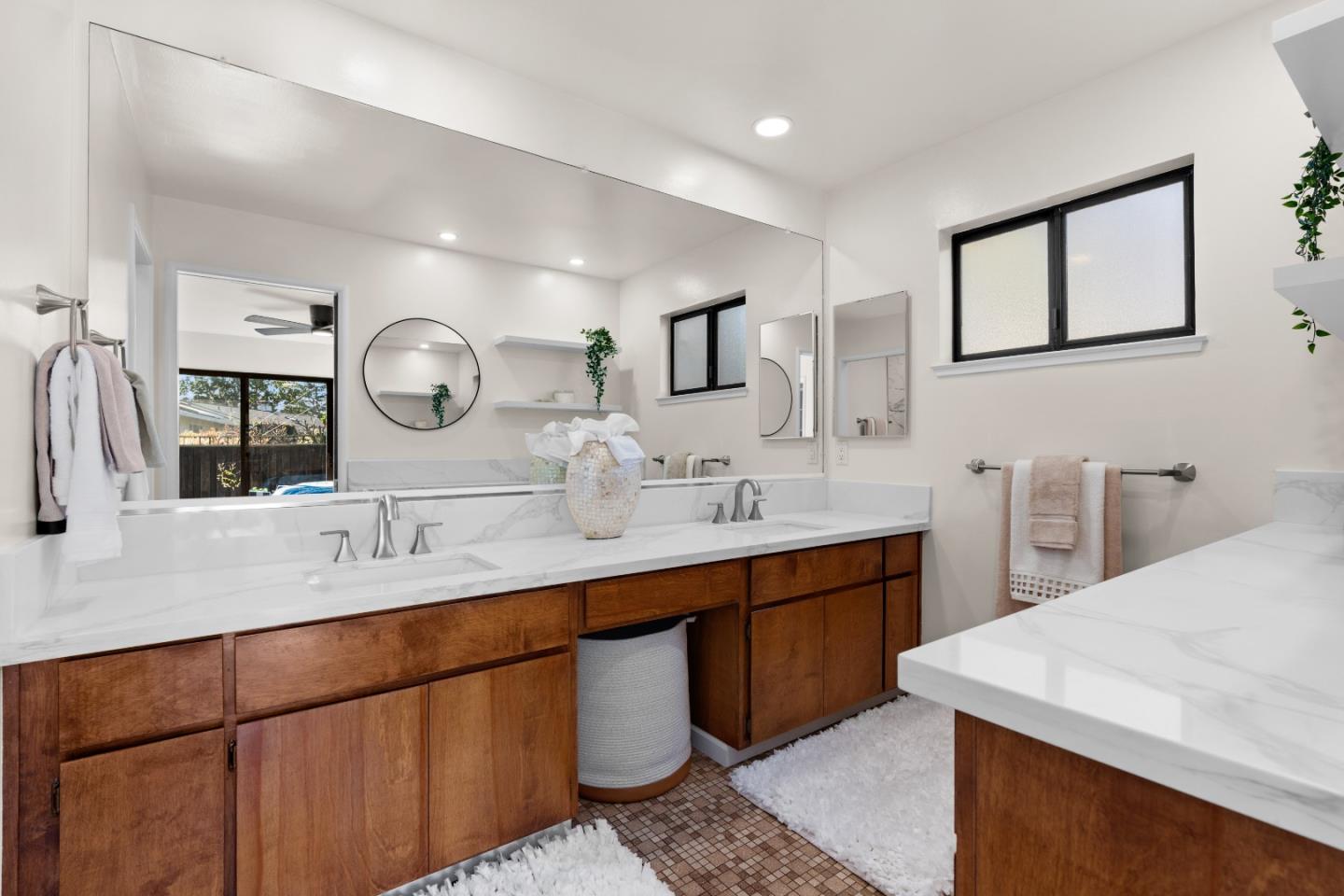 Detail Gallery Image 26 of 36 For 1118 Revere Dr, Sunnyvale,  CA 94087 - 4 Beds | 2 Baths