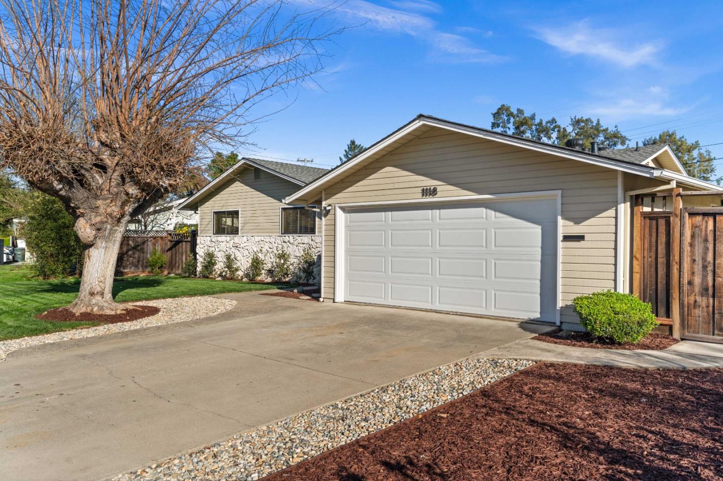 Detail Gallery Image 3 of 36 For 1118 Revere Dr, Sunnyvale,  CA 94087 - 4 Beds | 2 Baths