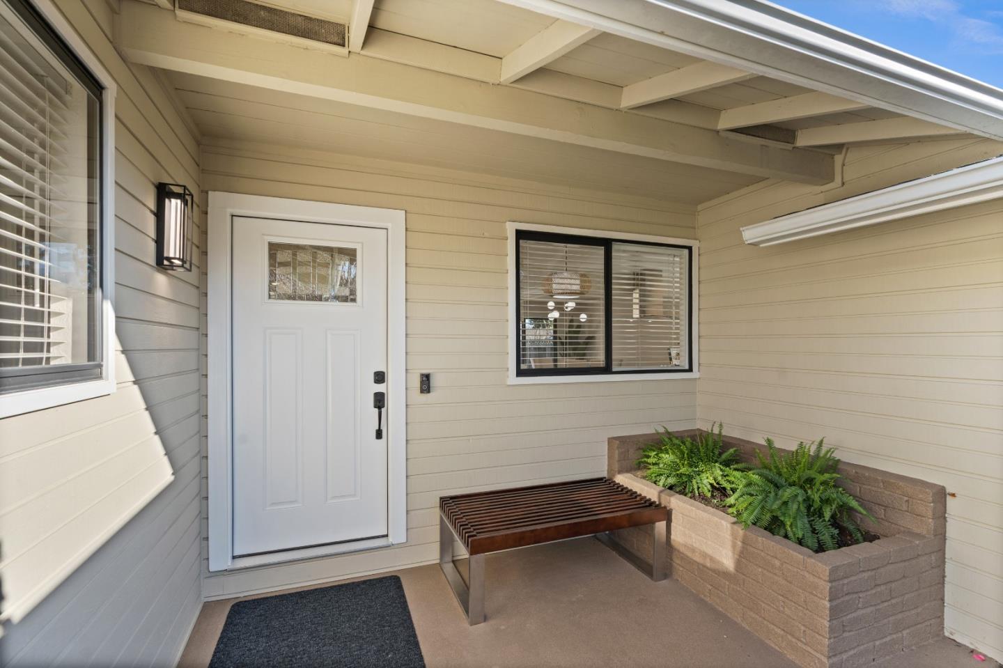 Detail Gallery Image 6 of 36 For 1118 Revere Dr, Sunnyvale,  CA 94087 - 4 Beds | 2 Baths